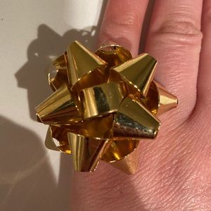 Late spade bow ring- size 6